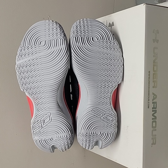 Under Armour GS Curry 7 Kids Basketball Shoes Steph Curry 3022113 001 size 4Y - Picture 4 of 5